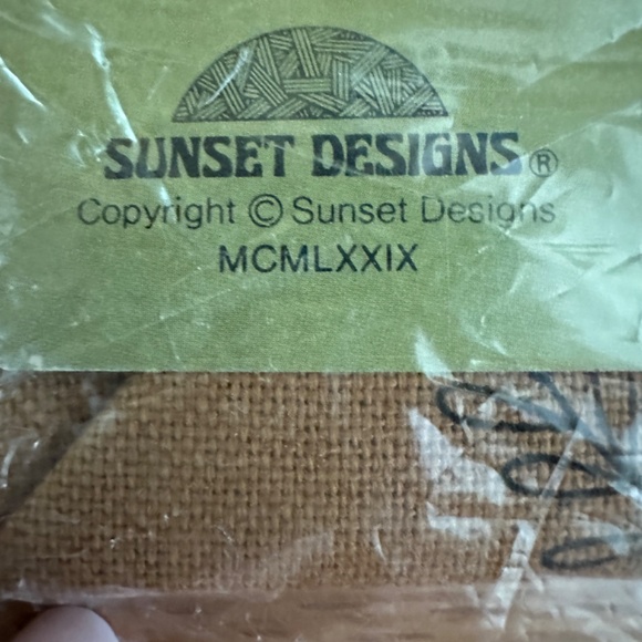 Vintage Sunset Stitchery Crewel Kit Summer In The Park 1979 - Picture 5 of 15
